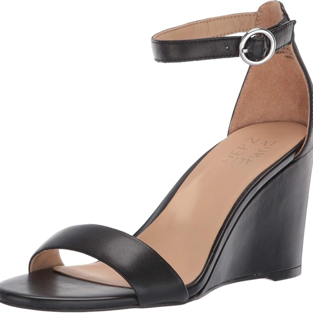 Naturalizer 8.5 wide Kierra Wedge Sandal (NEW in BOX)